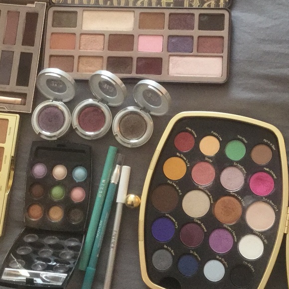 Beauty Bundle. Some EUC. Some new!! - Picture 4 of 8